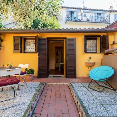 Ferienwohnung San Frediano Cozy Studio With Private Patio Florenz Exterior foto