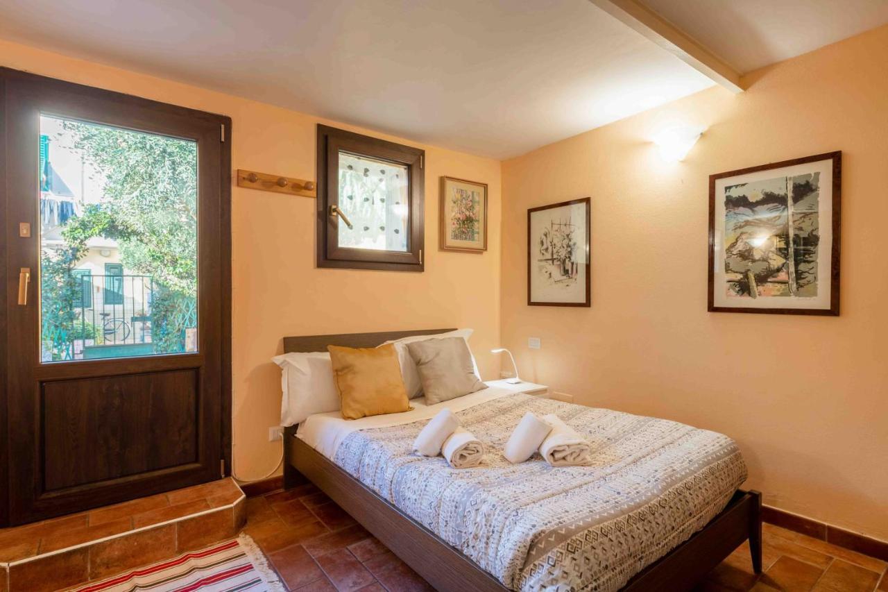 Ferienwohnung San Frediano Cozy Studio With Private Patio Florenz Exterior foto